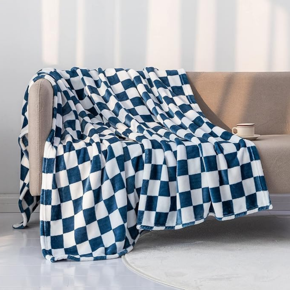Stylish blanket in checkered pattern for your home — Maliben home decor
