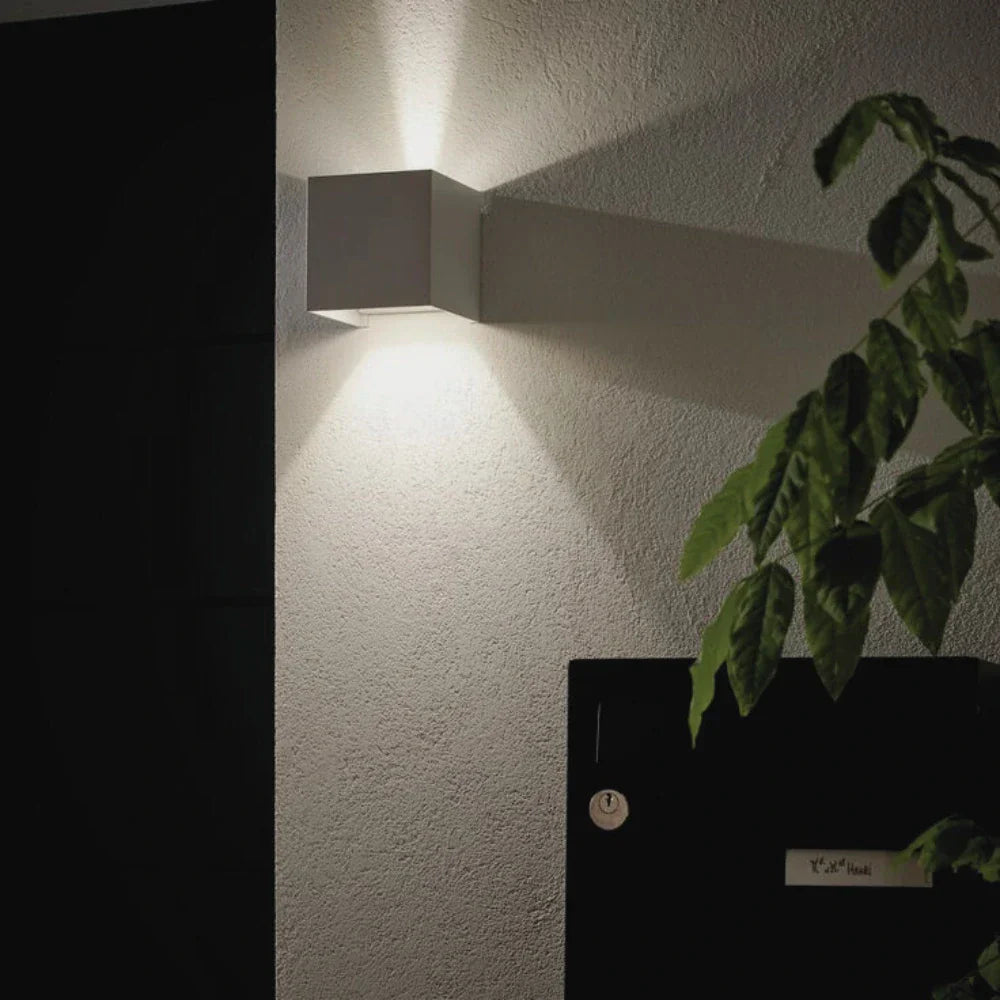 Maliben | Adjustable Wall Light