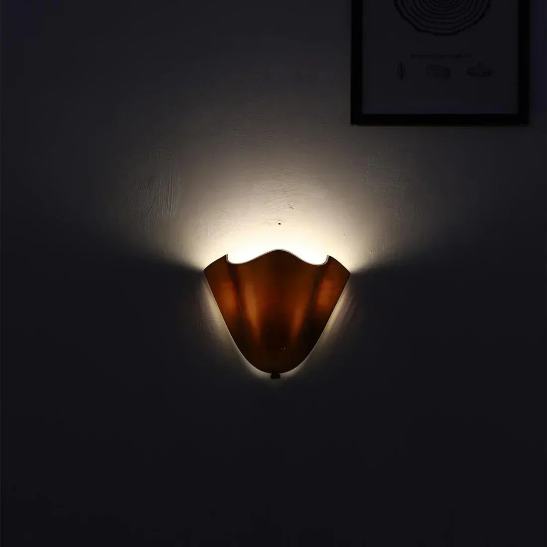 Maliben | Retro Wall Lamp Of Colored Glass In Skirt-Shaped Shell Pattern