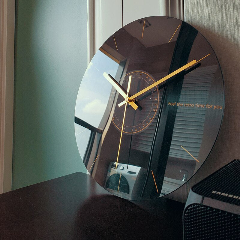 Maliben | Elegant Glassart Wall Clock – Artistic Time Measurement & Design