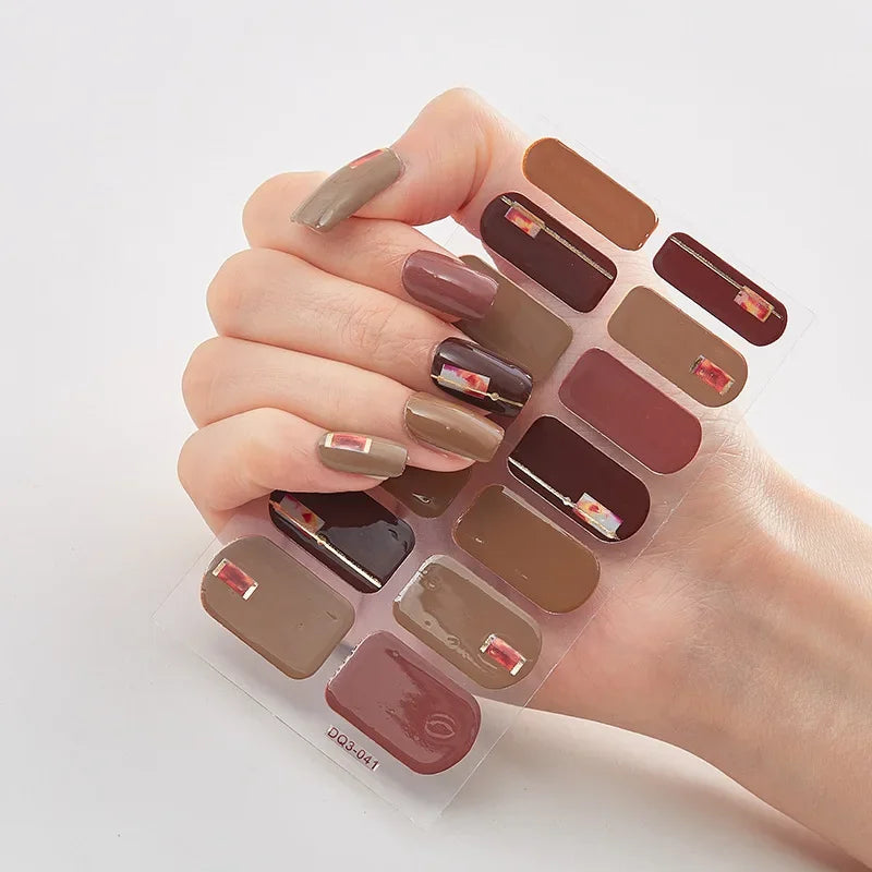 Maliben | Glitznail – Festive Christmas Nails Quick, Complete Without Salon