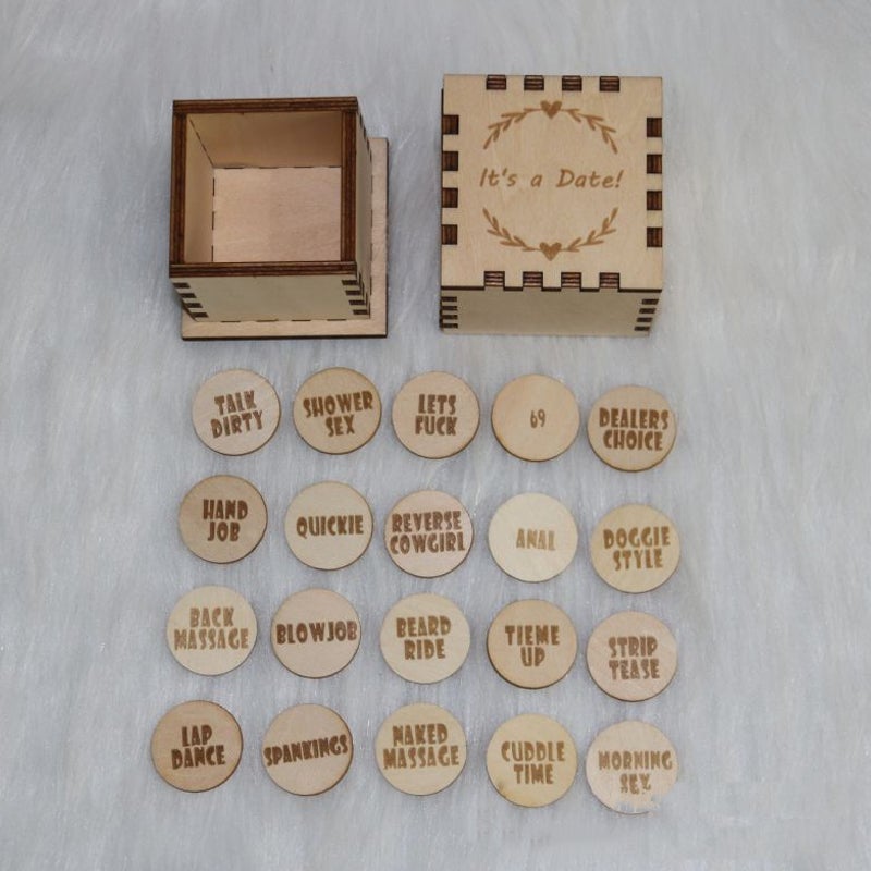 Maliben | Fun Date Night Activity Tokens & Box (Set Of 20 Pieces)