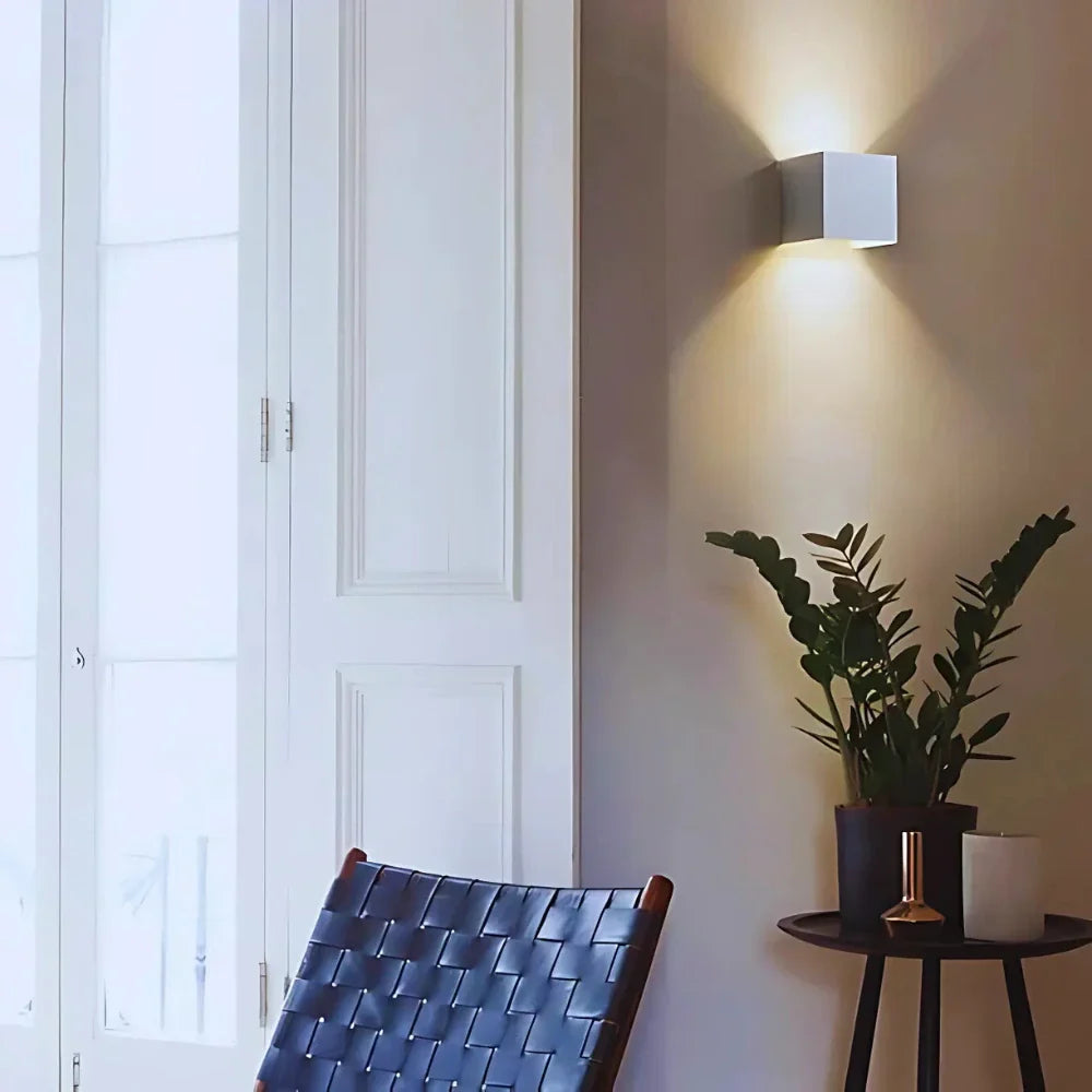 Maliben | Adjustable Wall Light