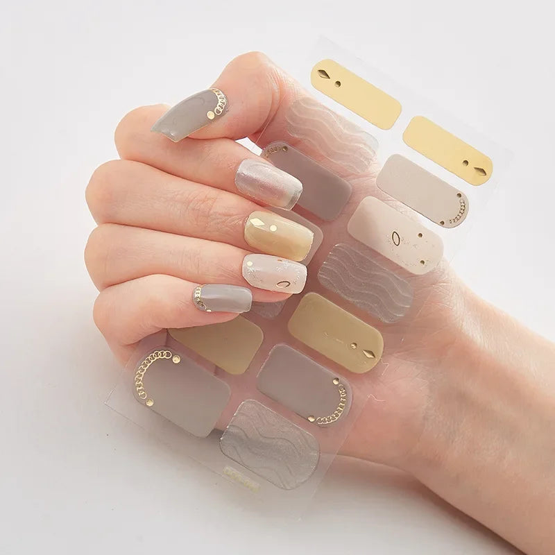 Maliben | Glitznail – Festive Christmas Nails Quick, Complete Without Salon