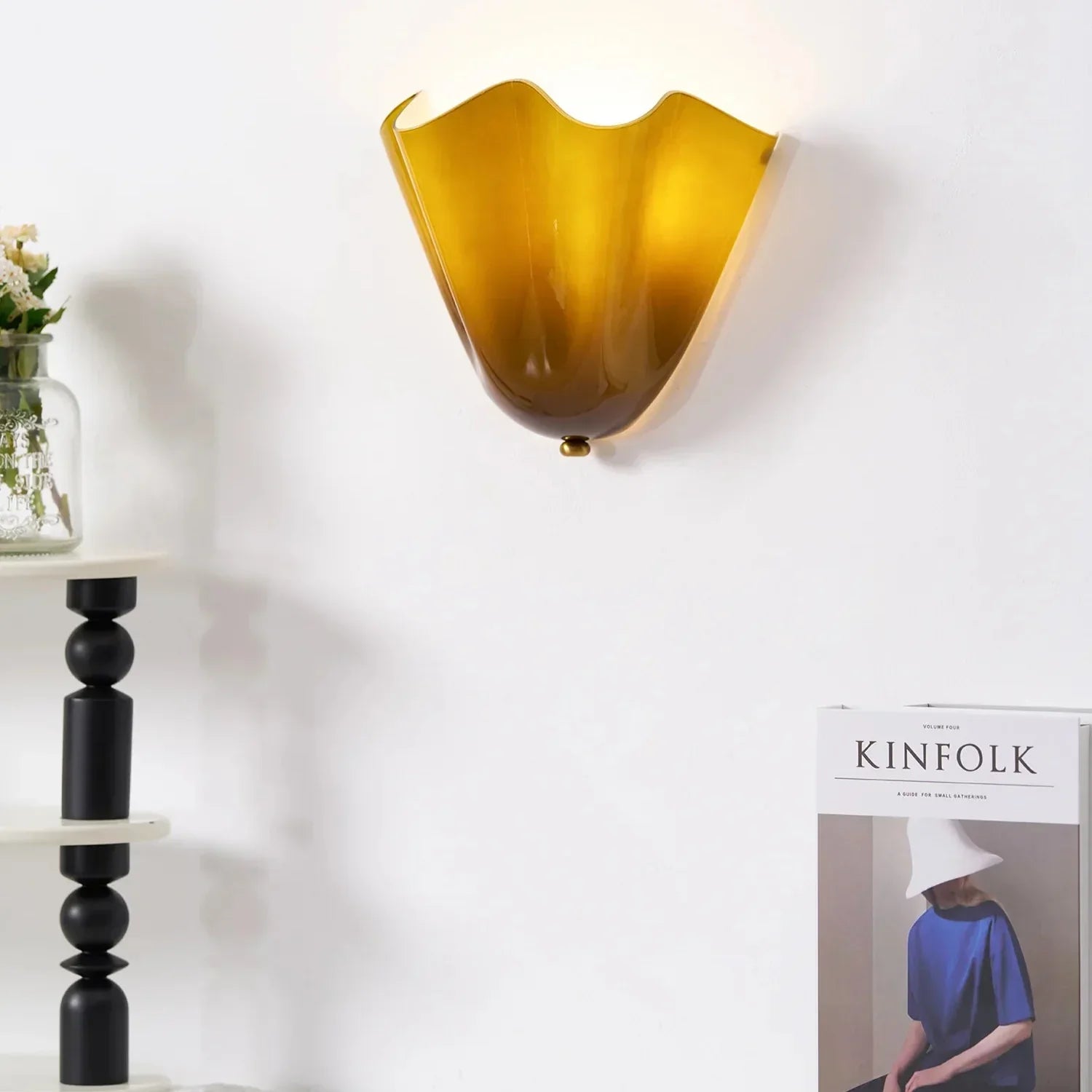 Maliben | Retro Wall Lamp Of Colored Glass In Skirt-Shaped Shell Pattern