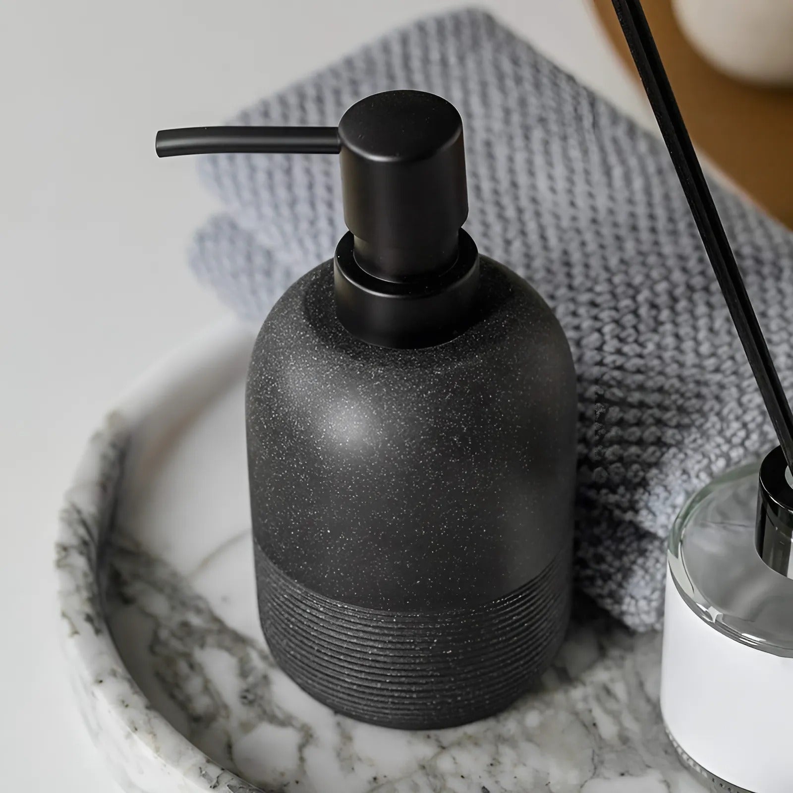 Maliben | Elegant Resin Soap Dispenser