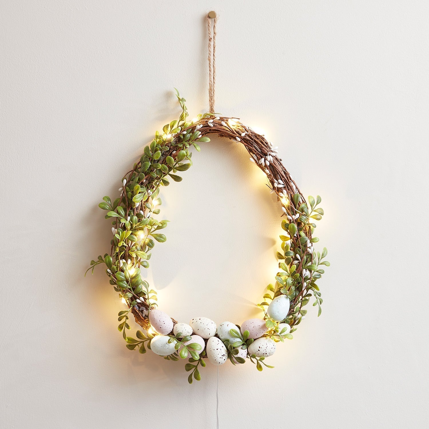 Maliben | 35cm Easter wreath decoration in egg shape with micro fairy lights