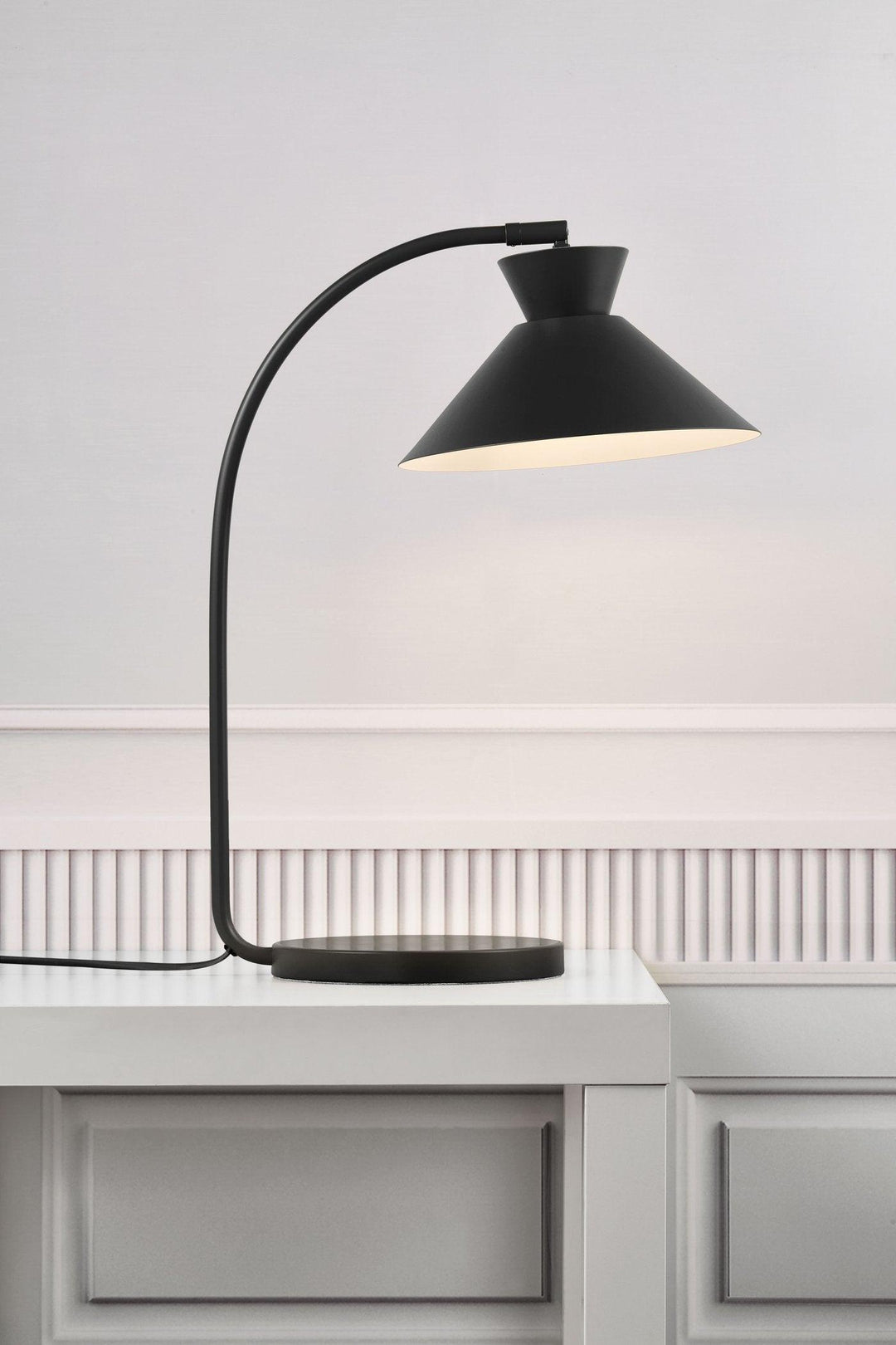 MAliben | Elegant Retro Lamp - For a Stylish Interior Transformation