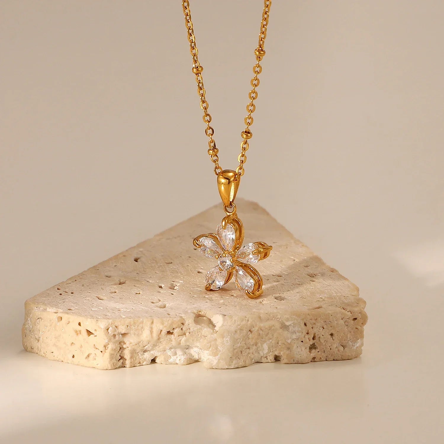 Maliben | 18k Diamond Five Petal Flower Necklace