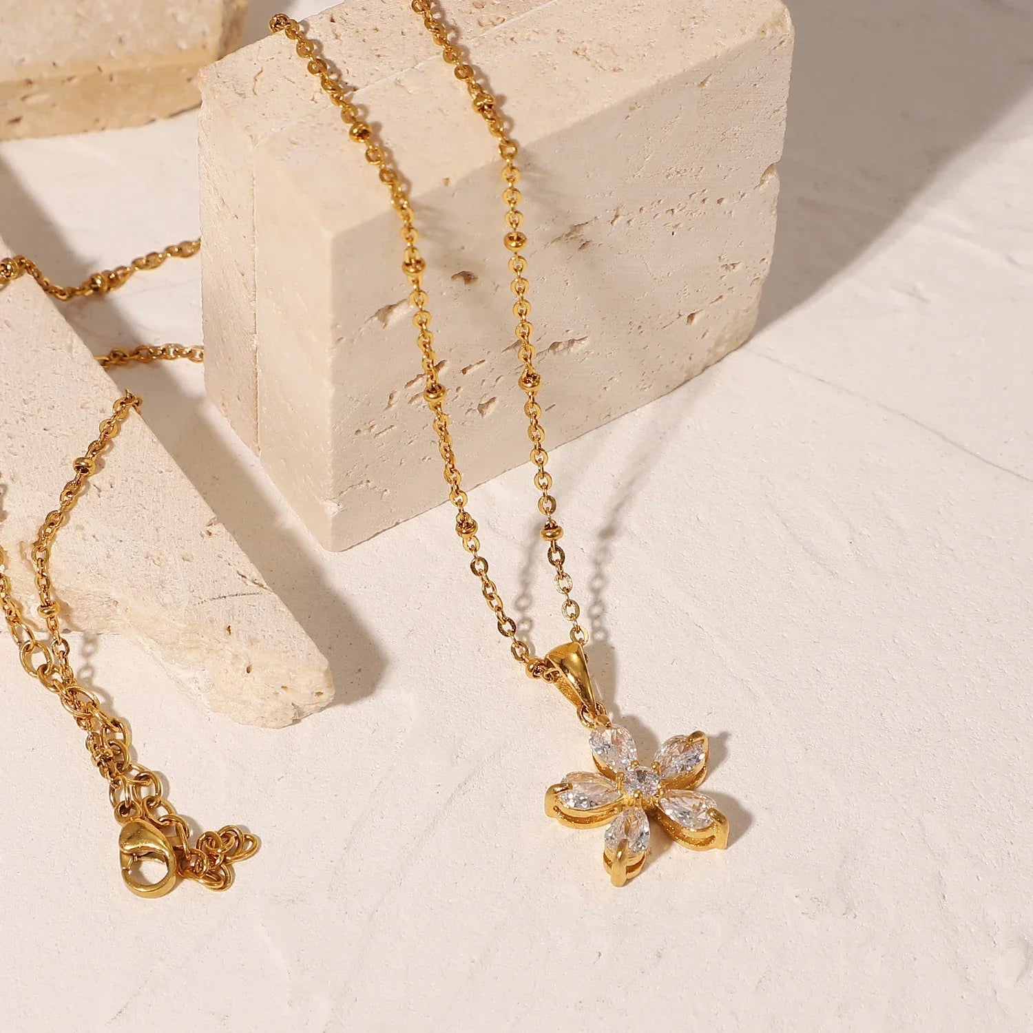 Maliben | 18k Diamond Five Petal Flower Necklace