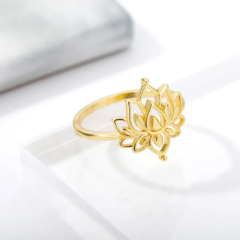 Maliben | Dainty Lotus Flower Outline Ring