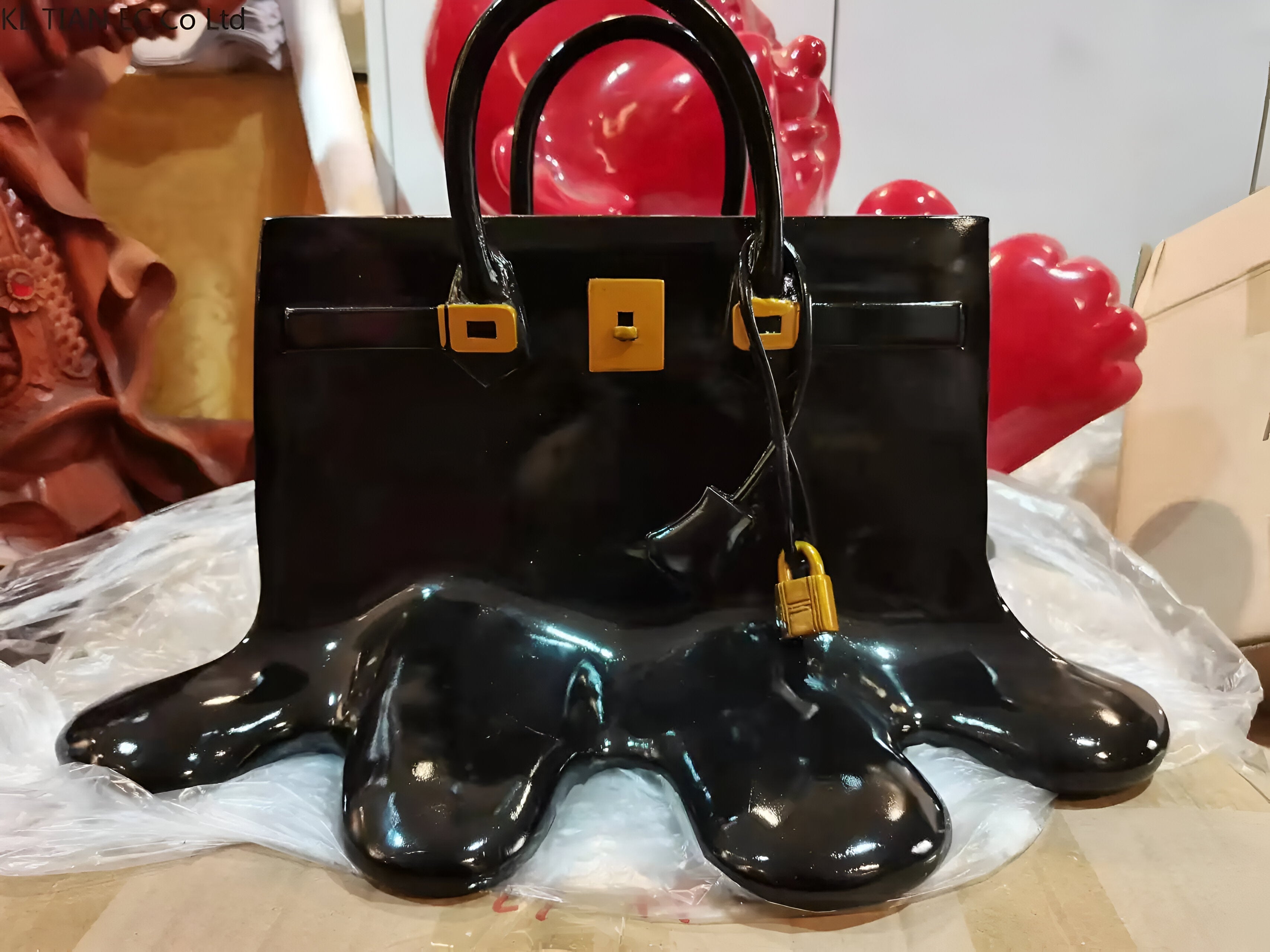 Maliben | Stylish ResIn Vase in Handbag Silhouette