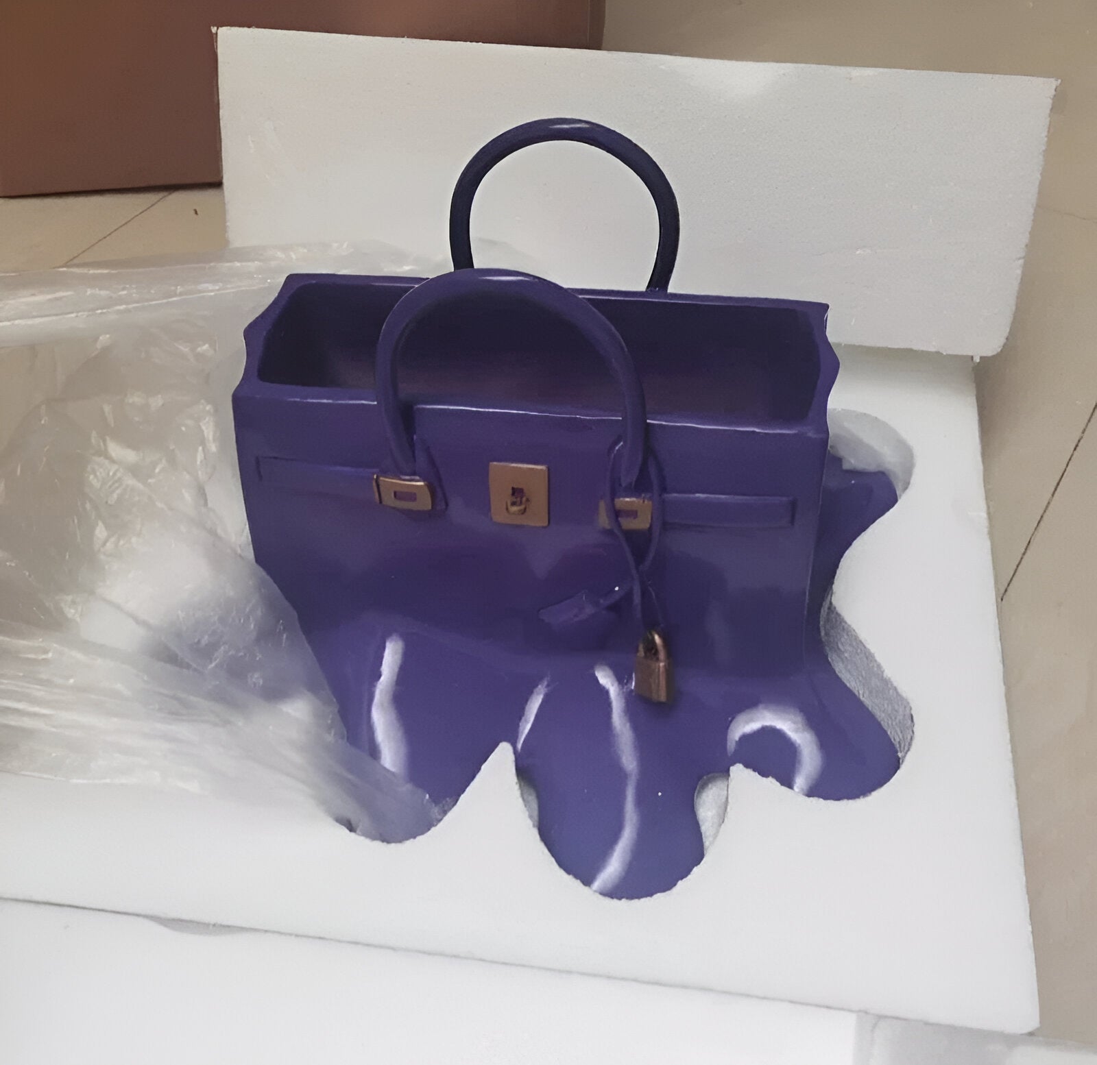 Maliben | Stylish ResIn Vase in Handbag Silhouette