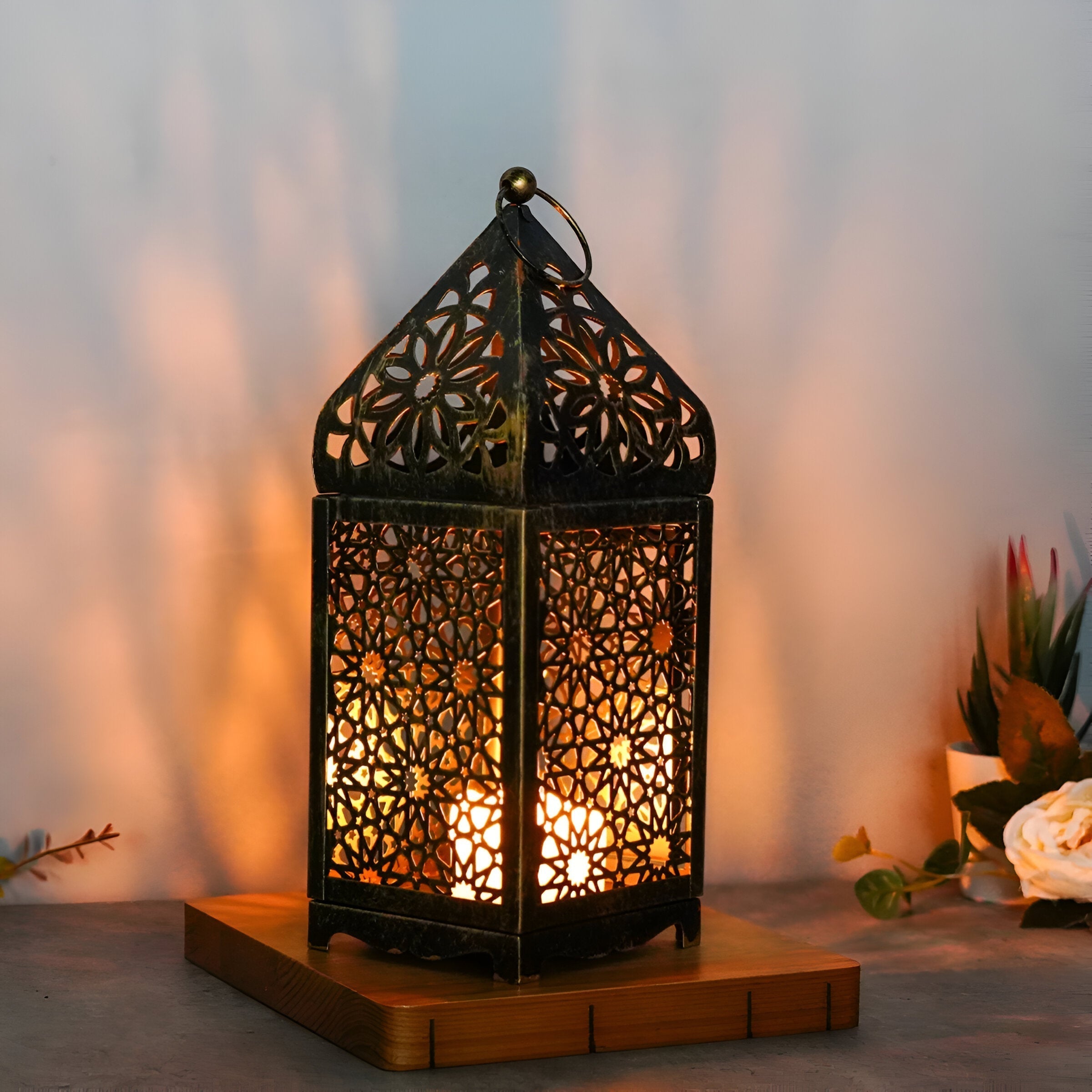Maliben | Decorative Iron Candle Holder With Arabesque Pattern