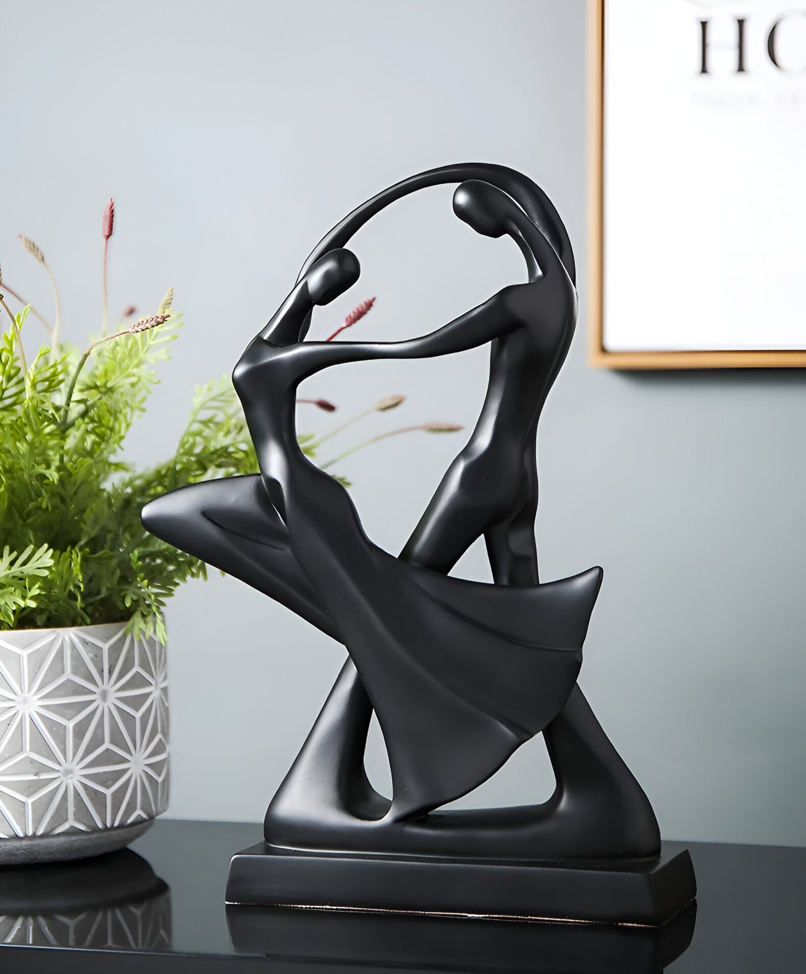 Maliben | Swayduo | Modern Dancing Resin Sculpture