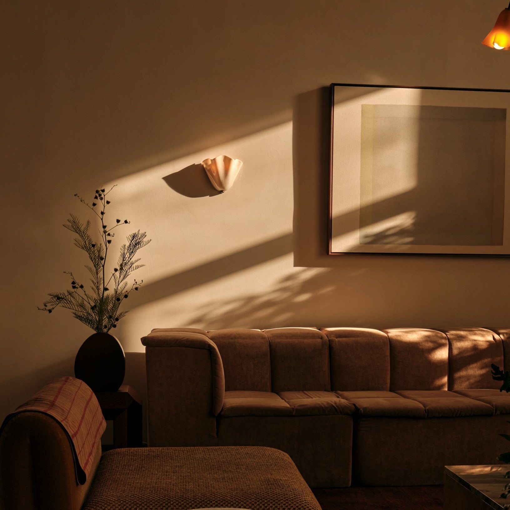 Maliben | Retro Wall Lamp Of Colored Glass In Skirt-Shaped Shell Pattern