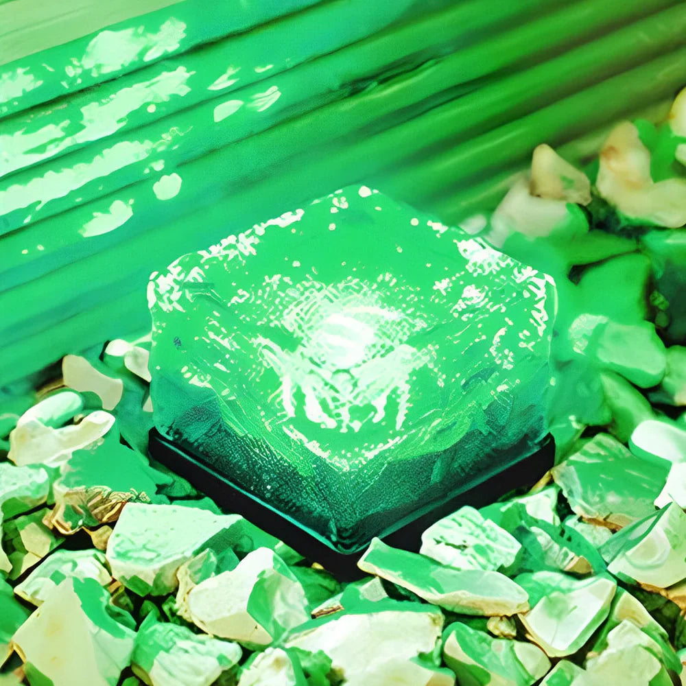 Lumisquare – Solar Powered Garden Light