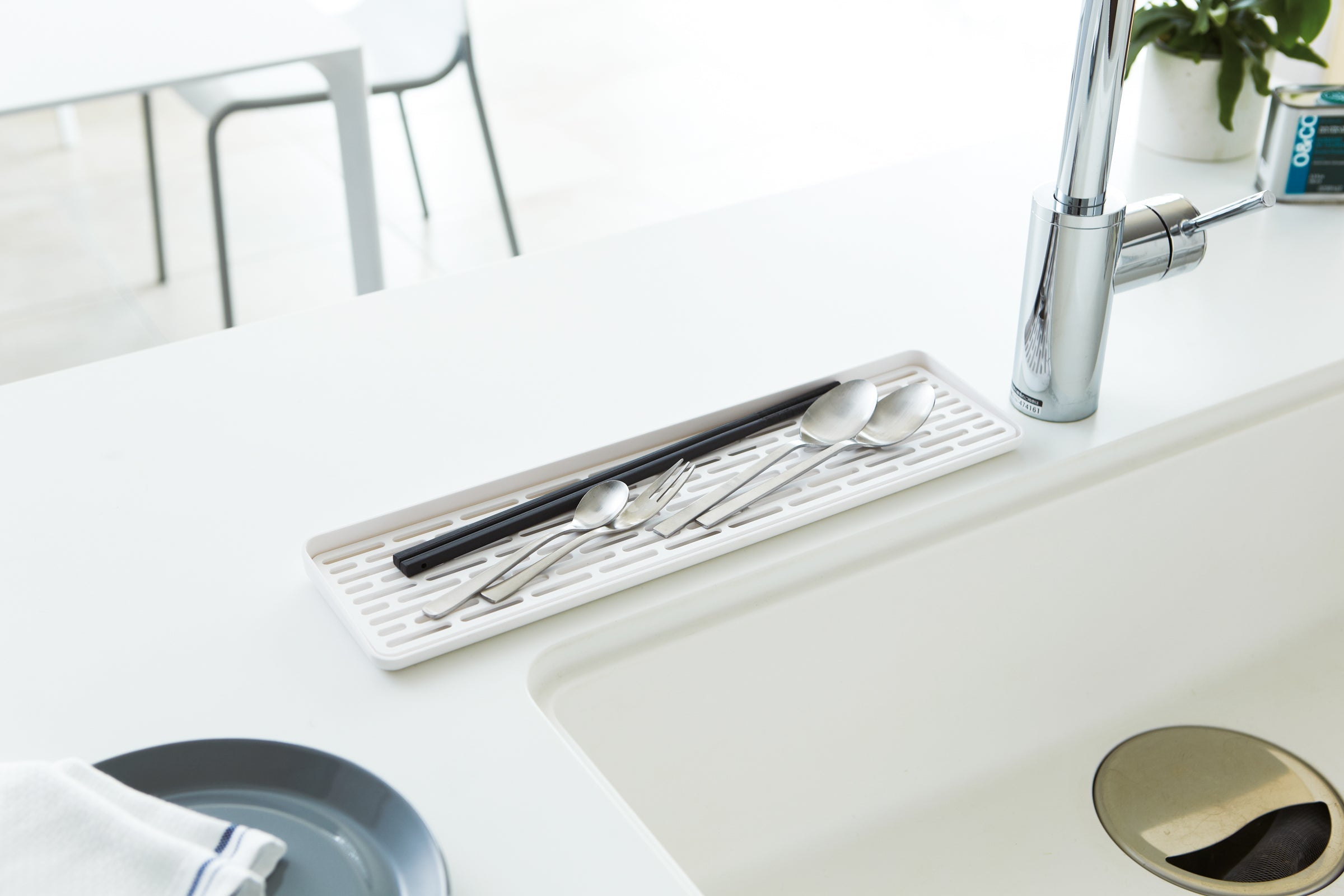 Maliben | Narrow Sink Draining Area