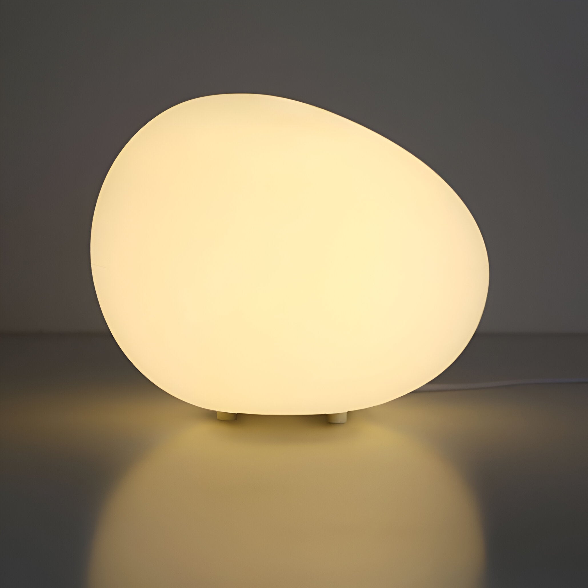 Maliben | Round Metal Table Lamp In Scandinavian Design