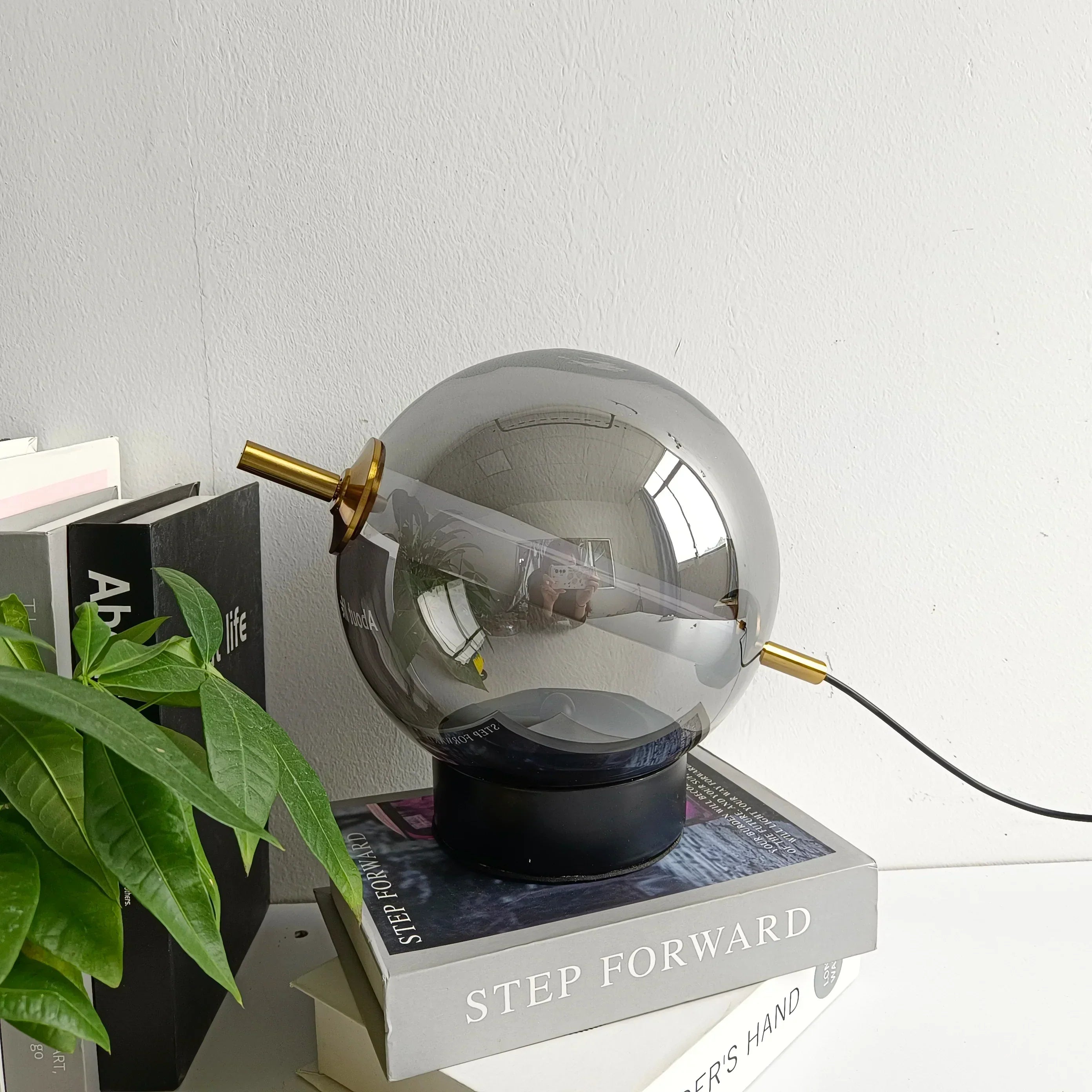 Maliben | Retro Glass Table Lamp With Warm Glow - Timeless Elegance
