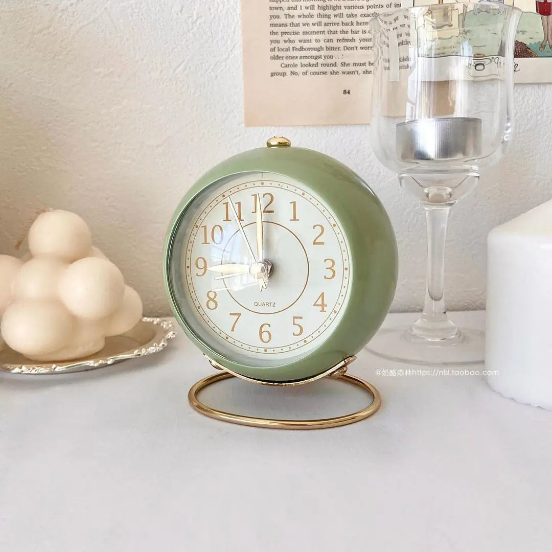 Maliben | Retro Vintage Style Gold Accent Alarm Clock