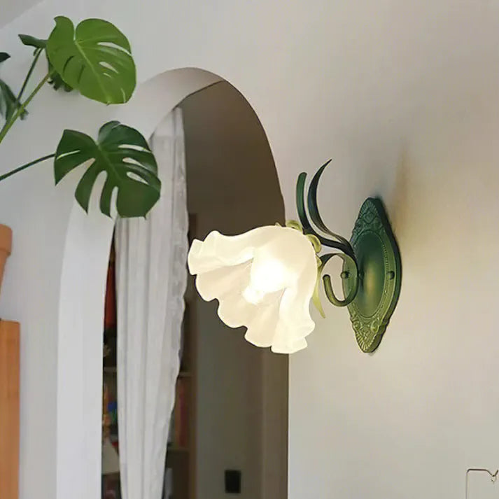 Maliben | Lilyglow Wall Light - Elegant Nature-Inspired Lighting