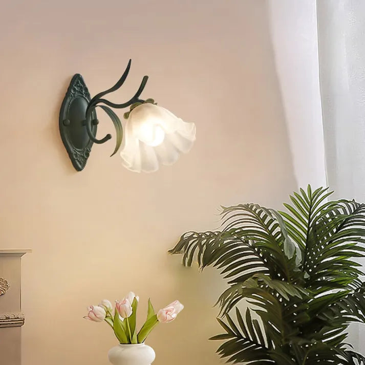 Maliben | Lilyglow Wall Light - Elegant Nature-Inspired Lighting