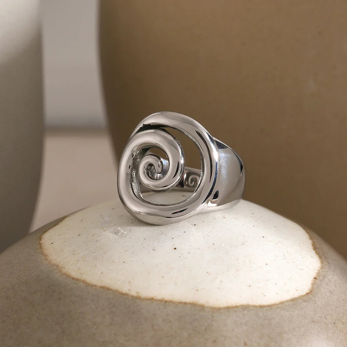 Maliben | 18k Spiral Statement Ring