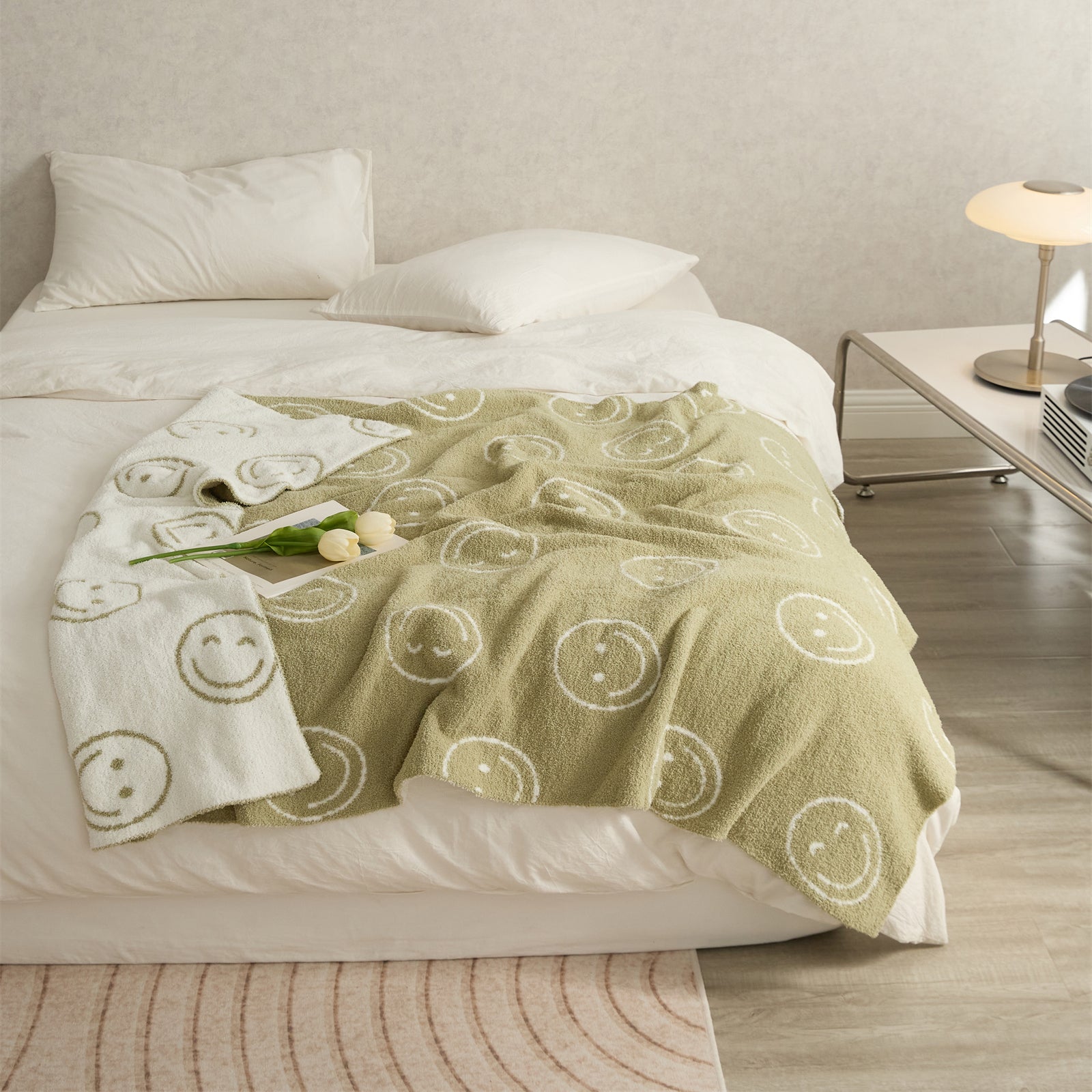 Maliben Smiley Blanket