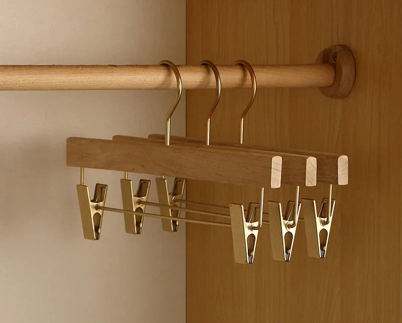 Maliben | Set Of 2 Premium Camphor Wood Hangers With Wide Shoulders For Clothing Organization