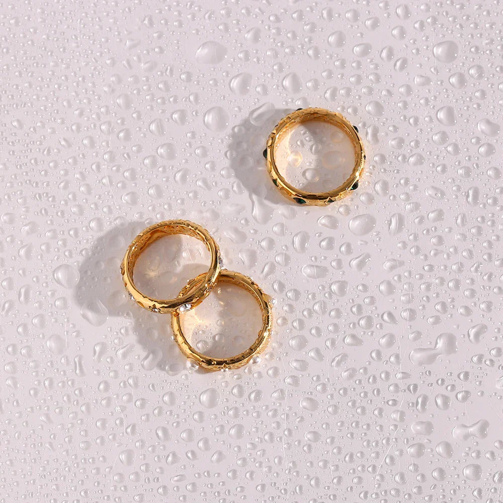 Maliben | 18k Star & Stone Embedded Ring
