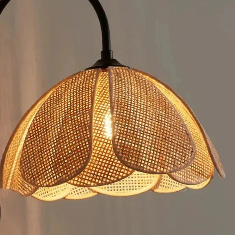 Maliben | Lumaflora - Elegant Rattan Wall Lamp - Warm Floral Ambiance