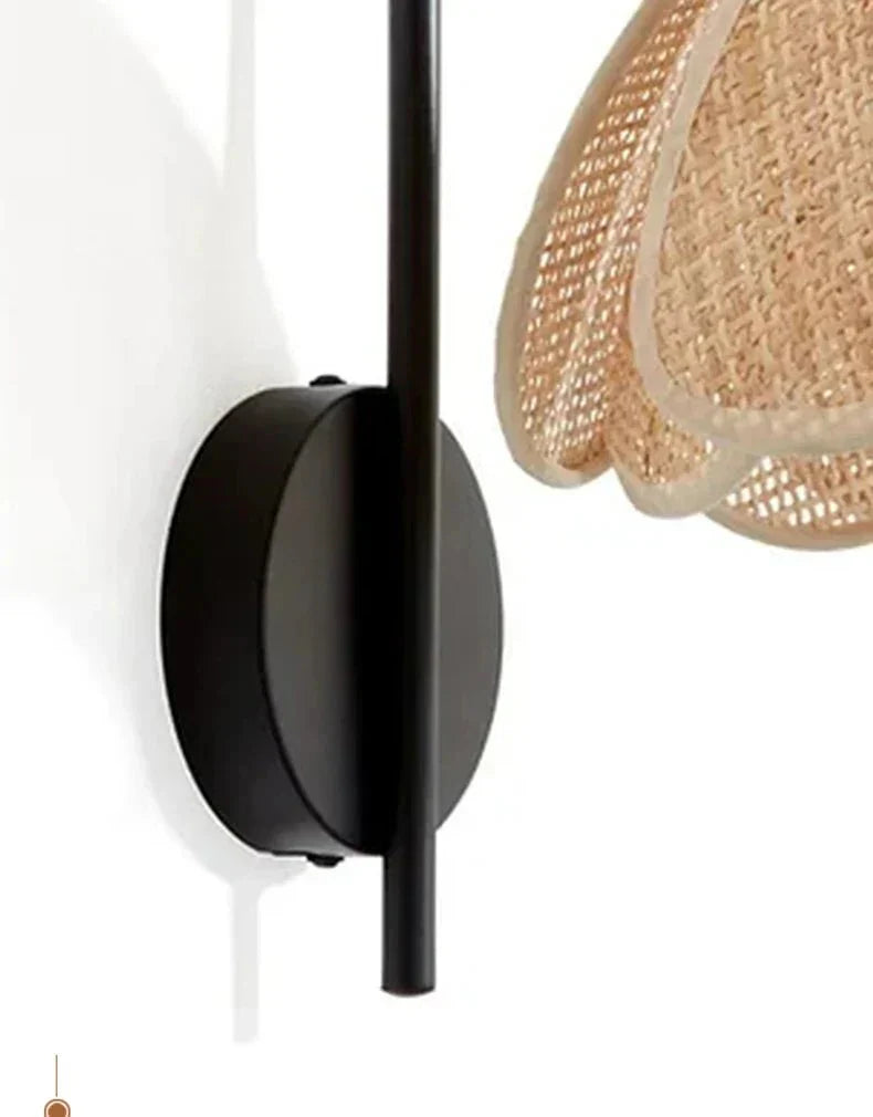 Maliben | Lumaflora - Elegant Rattan Wall Lamp - Warm Floral Ambiance