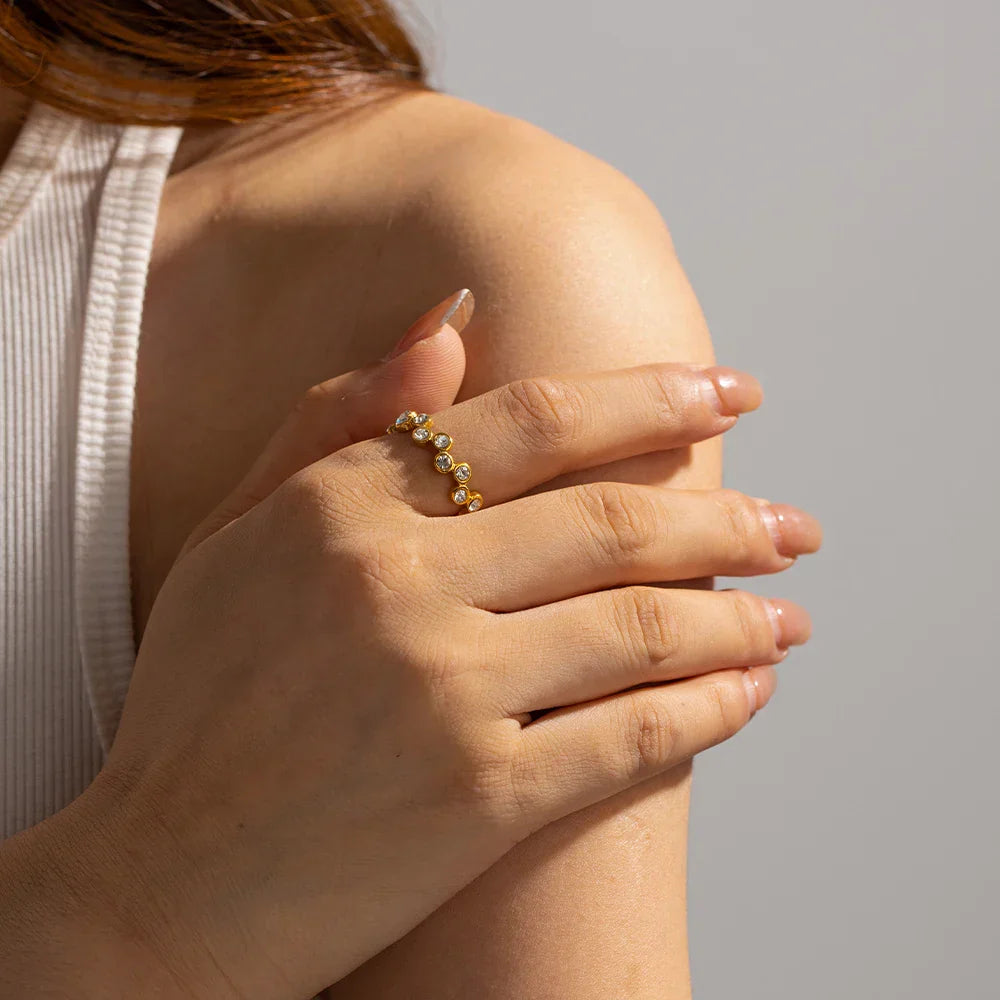 Maliben | Staggered Hive Diamond Ring