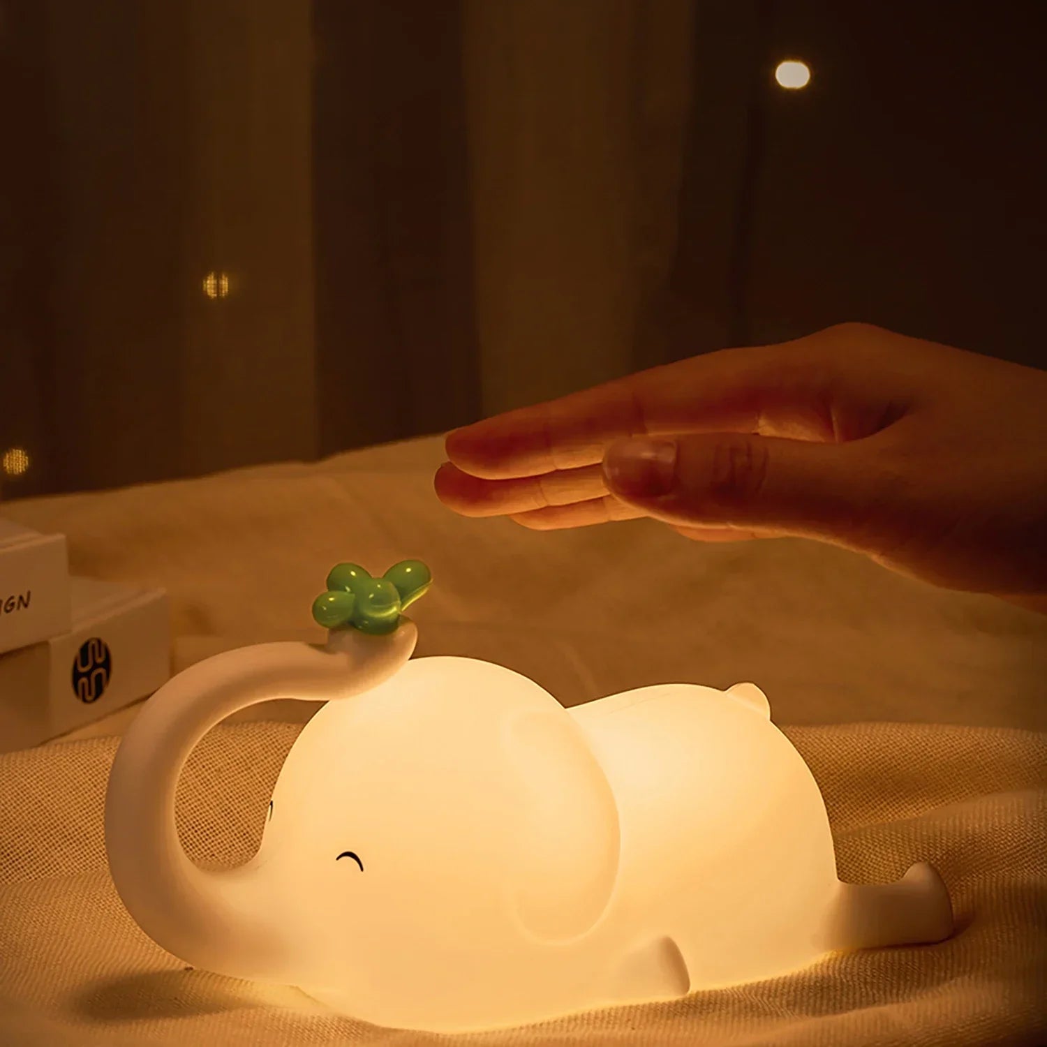 Maliben | Lumidum Led Night Light | Soft Silicone | 3 Brightness Levels | Portable & Rechargeable | 17.7 × 9.1 Cm
