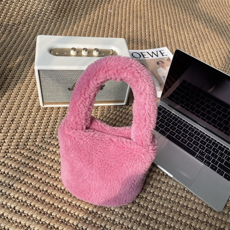 Maliben | Cuddly Plush Mini Bucket Bag