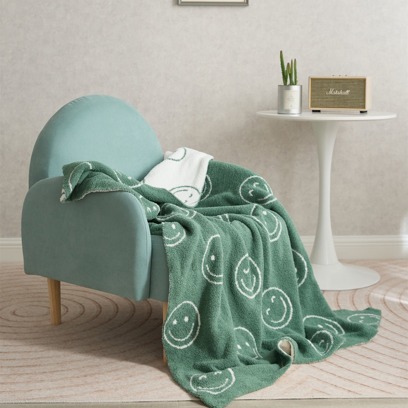 Maliben Smiley Blanket