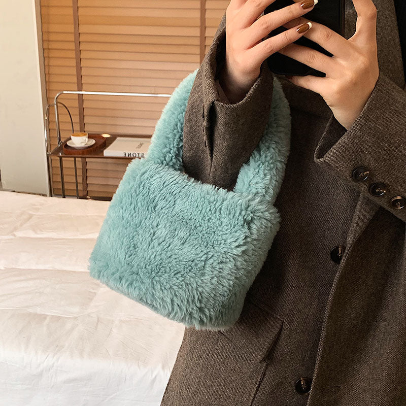 Maliben | Cuddly Plush Mini Bucket Bag