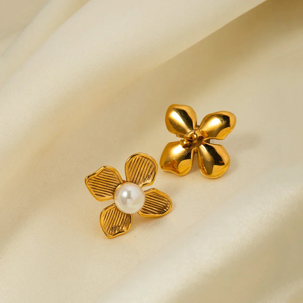 Maliben | 18k Four Petal Textured Pearl Flower