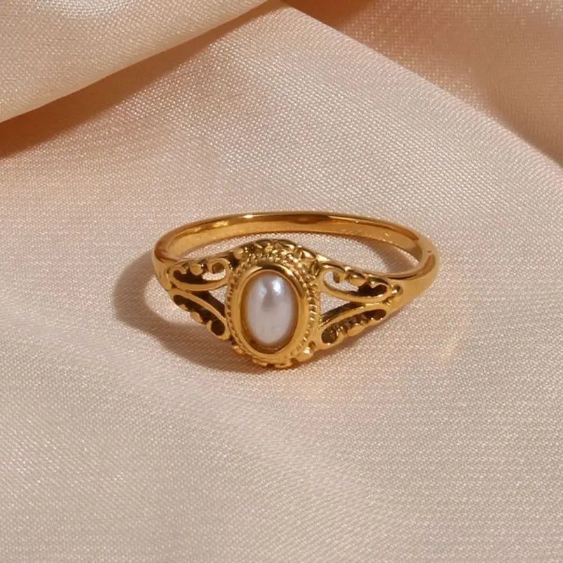 Maliben | 18k Vintage Inspired Pearl Ring