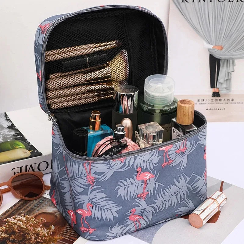 Maliben | Cosmetic Bag Wildaura | Large Capacity | Waterproof & Stylish | Animal Print