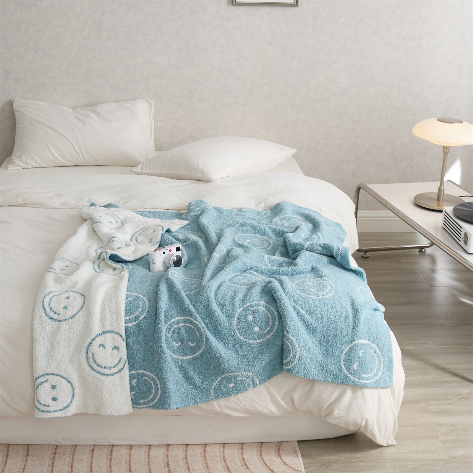 Maliben Smiley Blanket