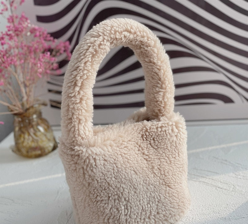 Maliben | Cuddly Plush Mini Bucket Bag