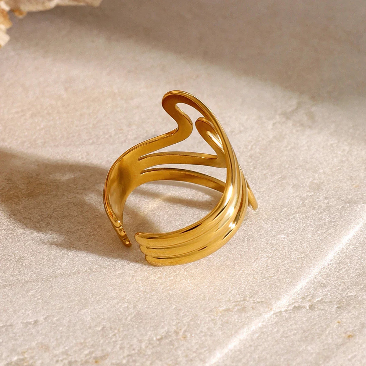 Maliben | Dainty Ripple Effect Ring