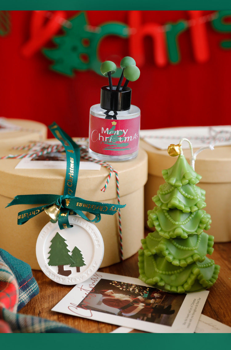 Premium Scented Christmas Tree Candle Gift Set