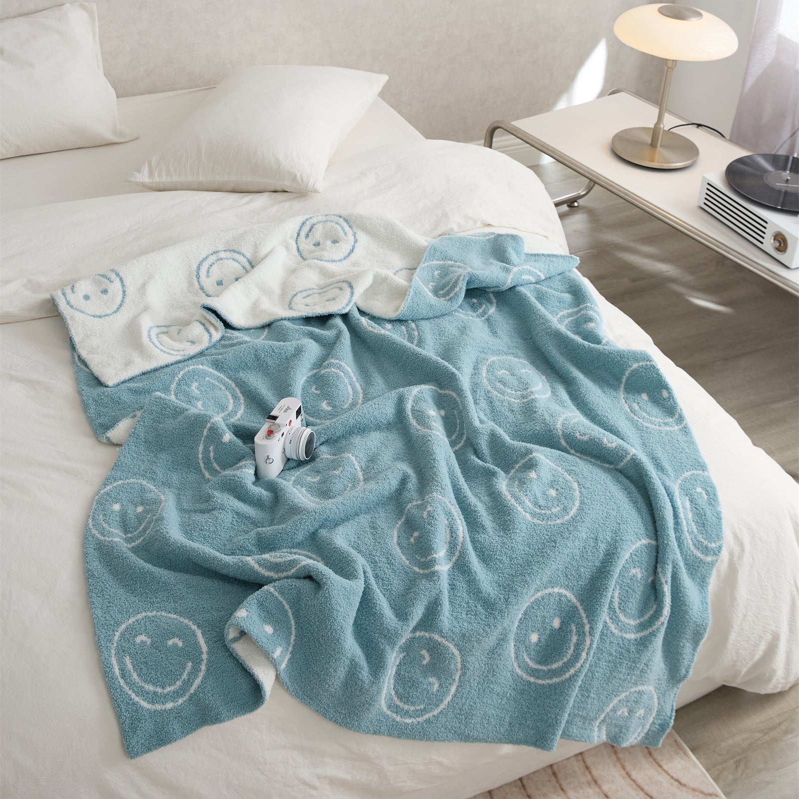 Maliben Smiley Blanket
