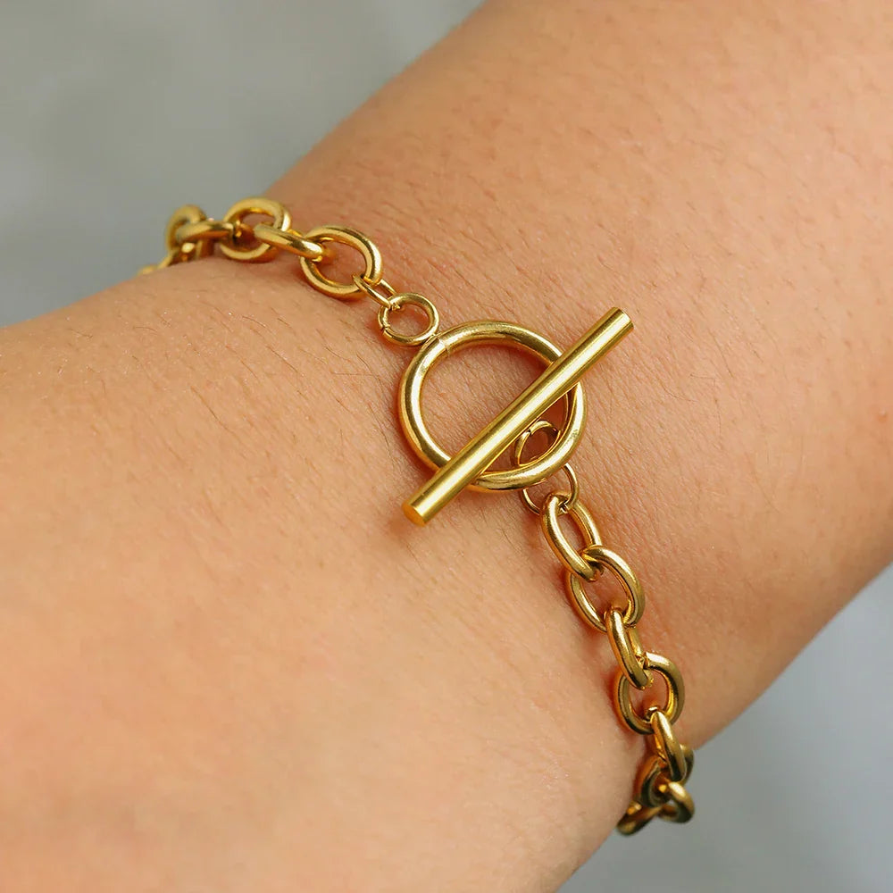 Maliben | Classy Paperclip Circle Bar Clasp Bracelet
