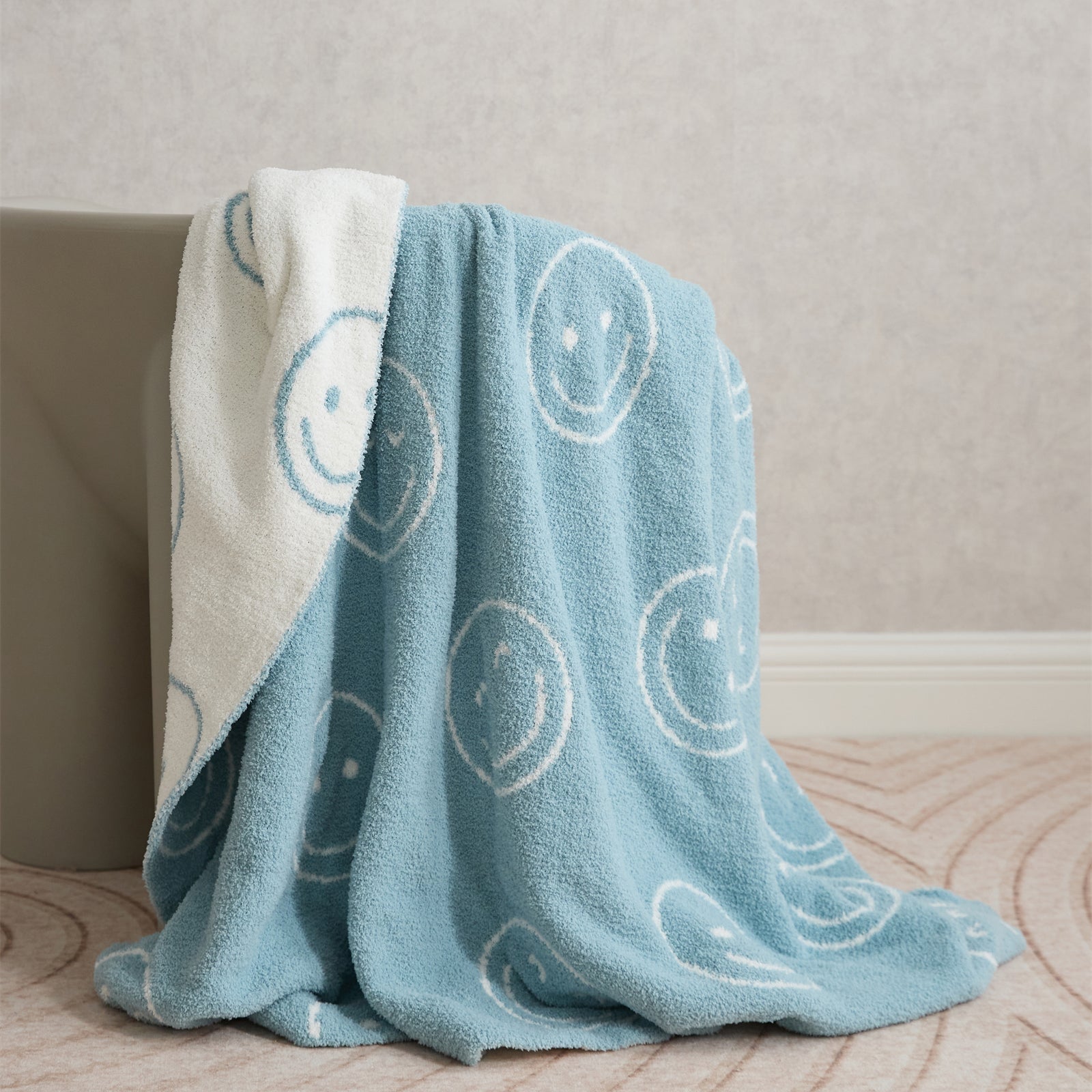 Maliben Smiley Blanket