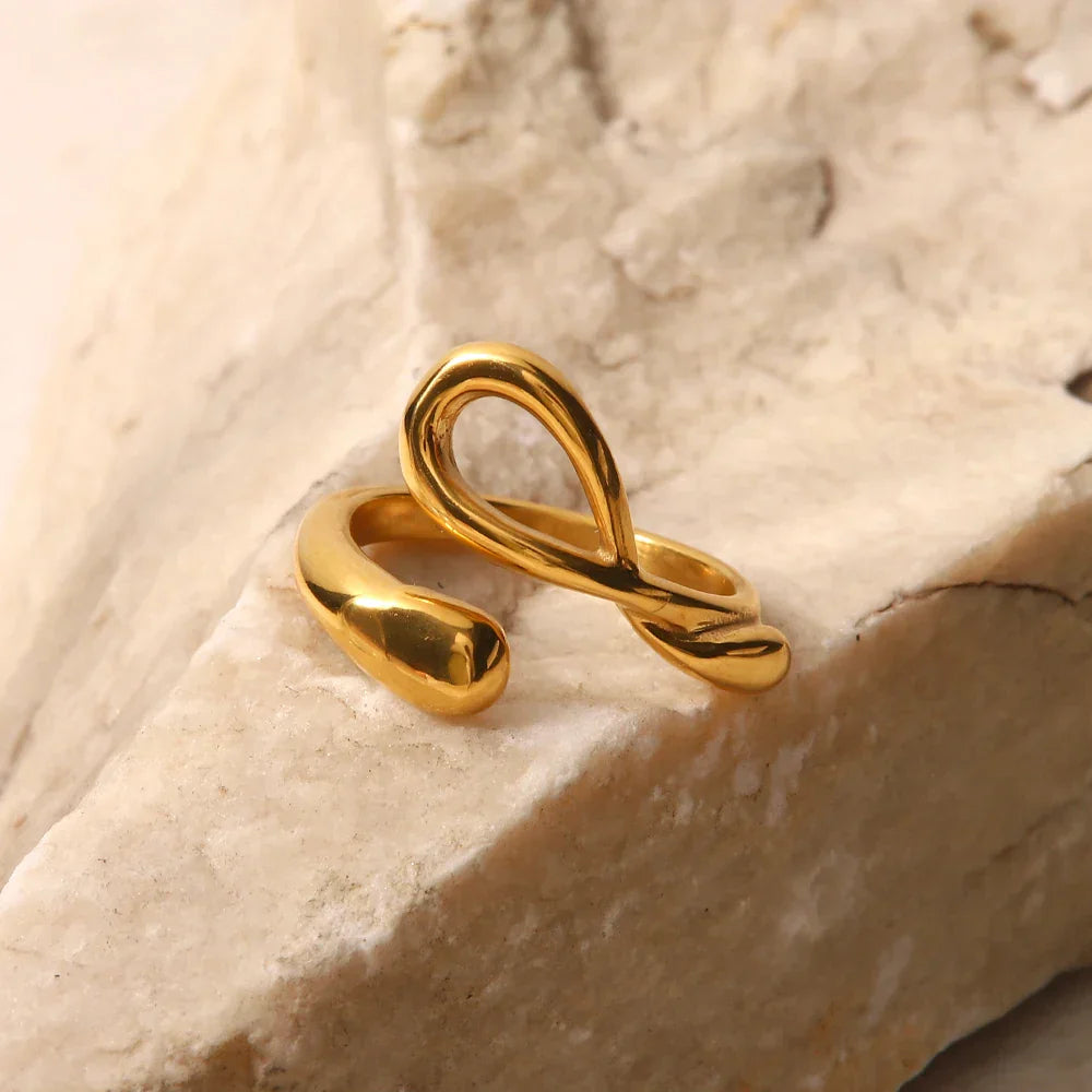 Maliben | 18k Curved Elegance Ring
