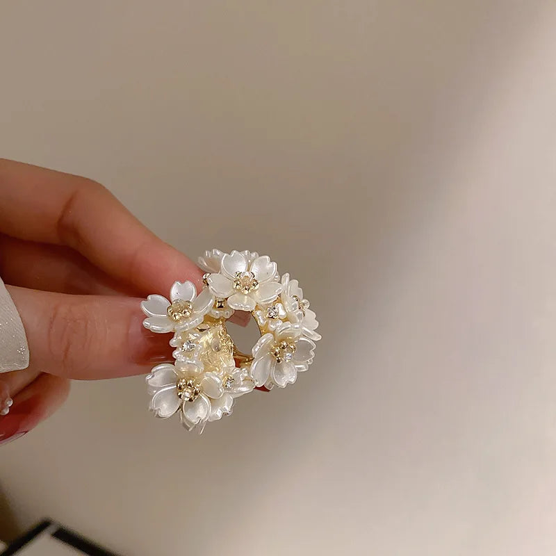 Maliben | Round Floral Accented Elegant Earrings